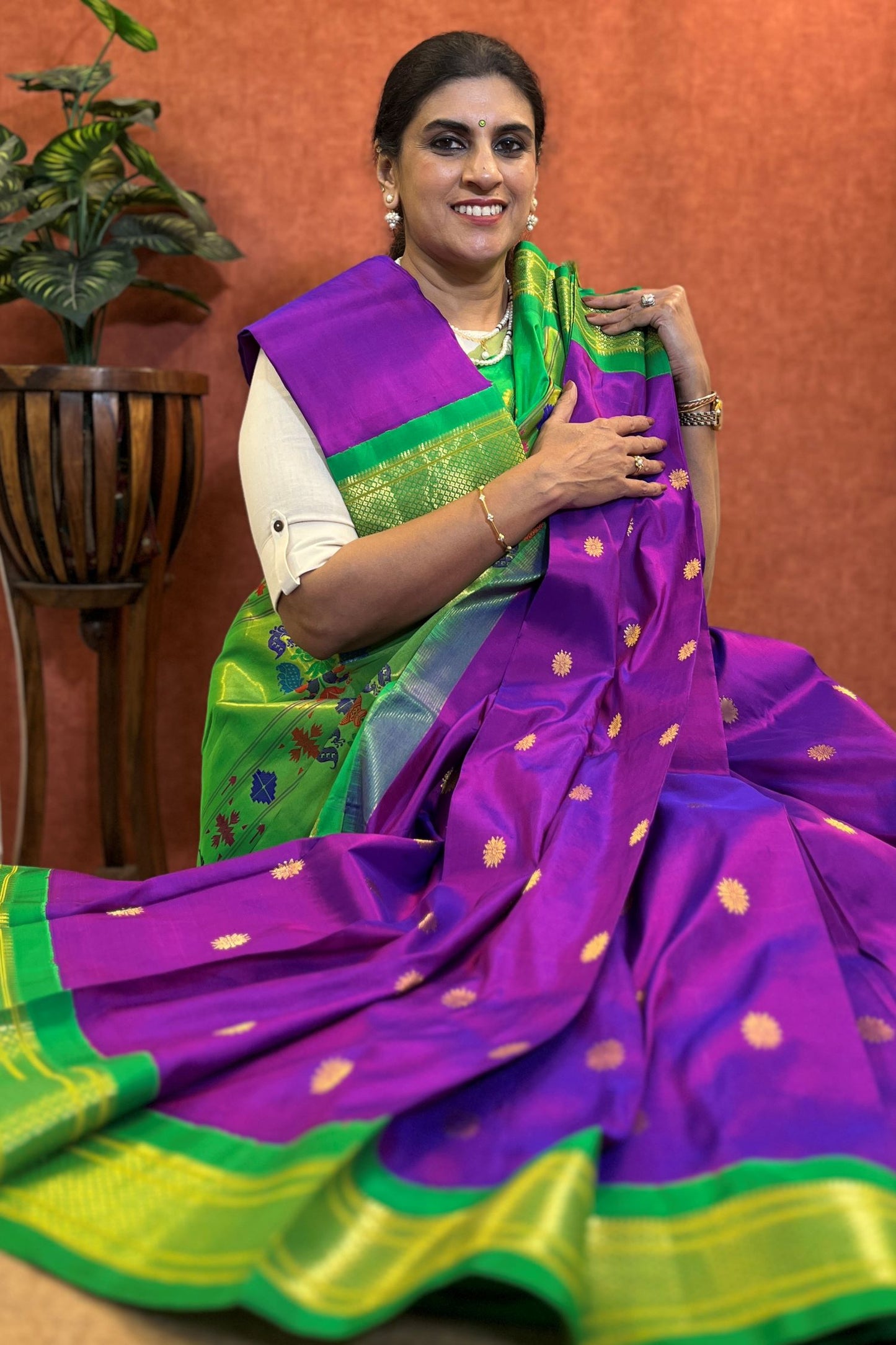 Pure Handloom Kadiyal Paithani Silk Saree - Magenta Color with Green Color Border