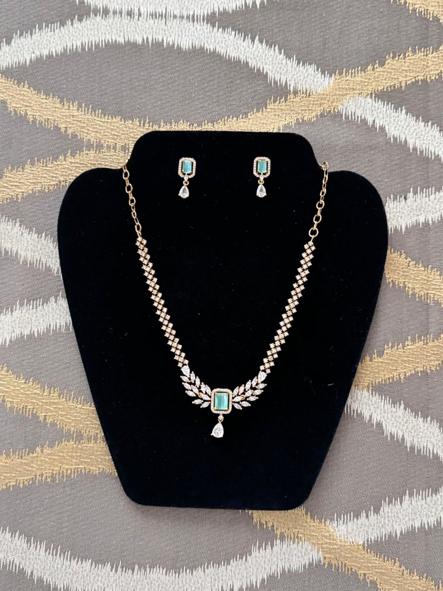 Artificial Jewelry - Necklace Set-White Stones and Green