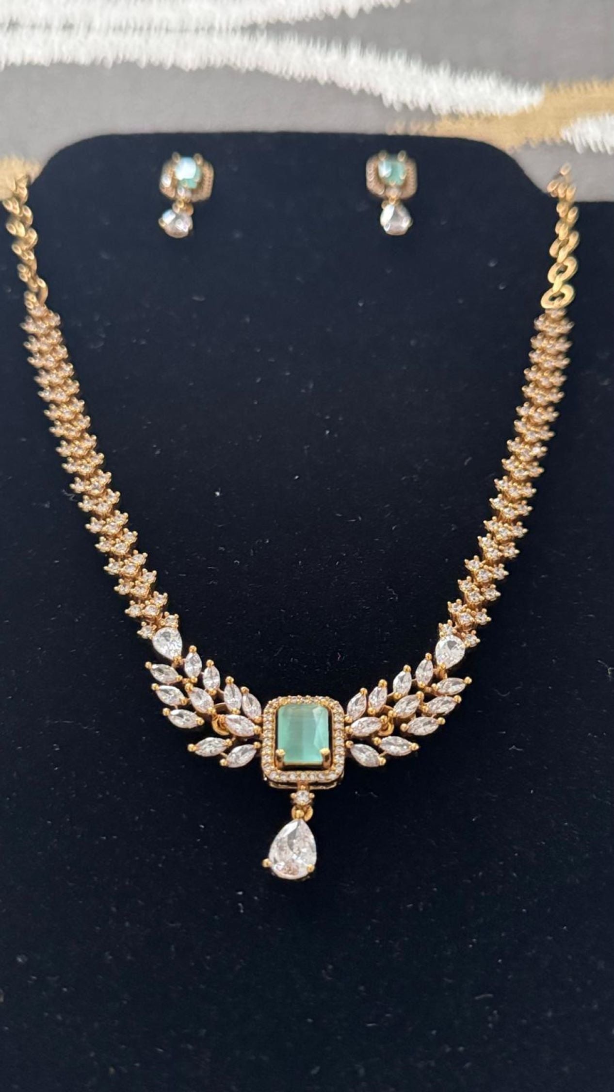 Artificial Jewelry - Necklace Set-White Stones and Green